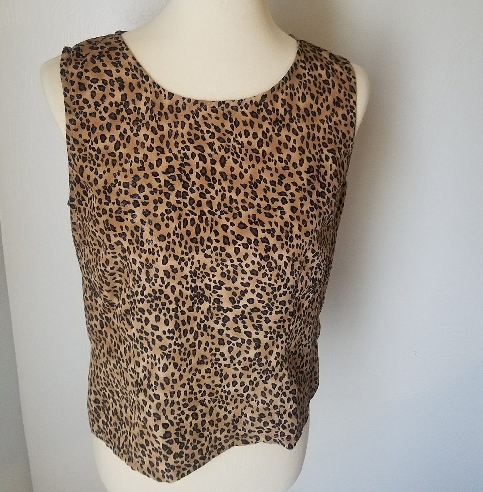 Vintage Leslie Fay animal print tee